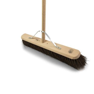 HILLBRUSH TRADE PLATFORM BROOM WITH FITTED HANDLE - 610 MM - BAHIA MIX - MEDIUM