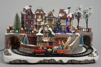 Kaemingk LED Fibre Optic Village With Train - 28 x 27 x 45.5