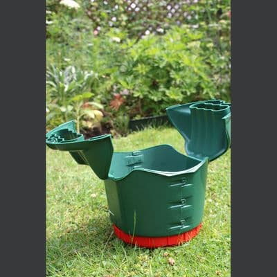 Lawn Fertiliser Spreader