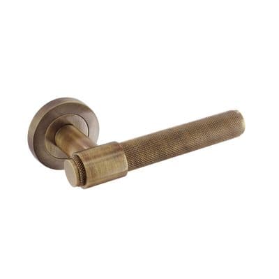 Smiths Architectural Knurled Loop Lever On Rose - Antique Brass