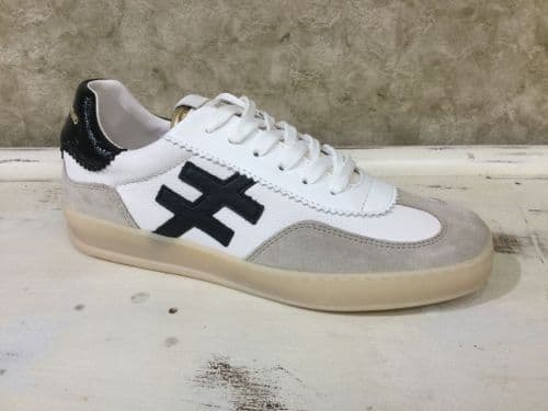 Another Trend A0323100 White / Black Trainer