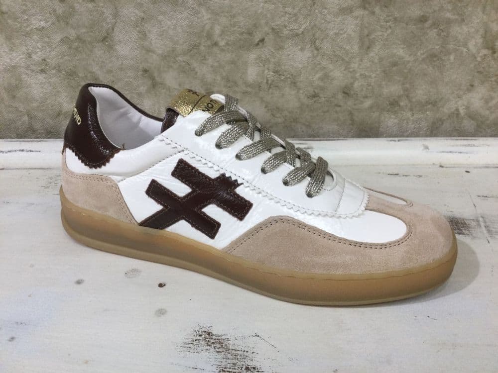 Another Trend A032T493 Cream Patent / Brown Trainer