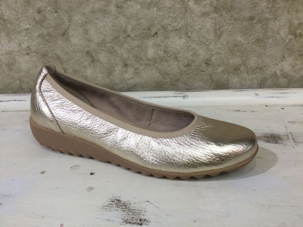 Caprice 22161-44 Light Gold Shoe with Wedge Gum Sole