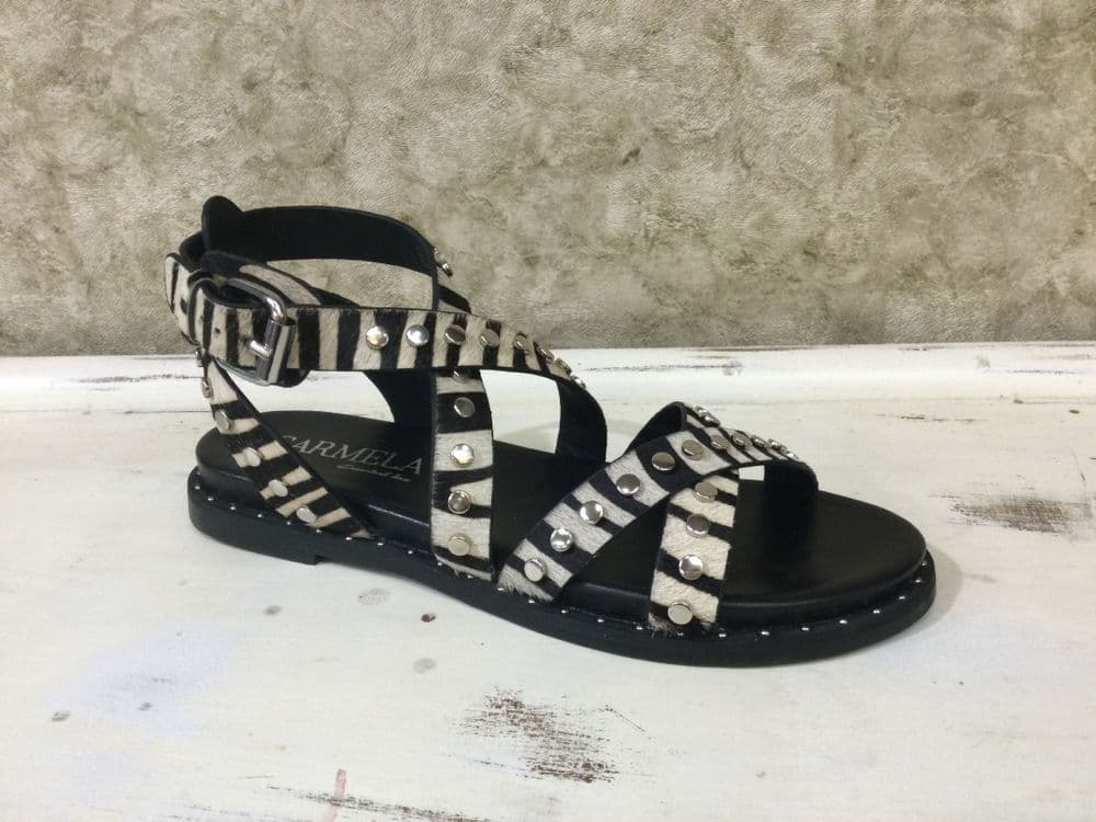 Carmela 162393 Black/White Stud Sandal