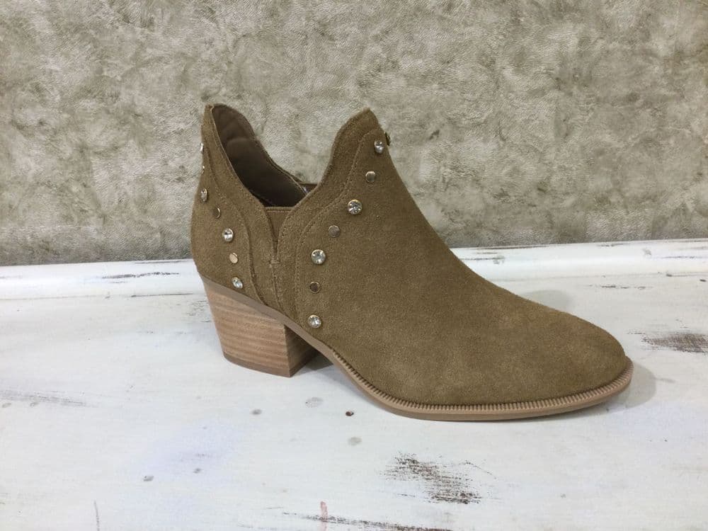 Carmela 16314702 Camel Heeled Ankle Boot