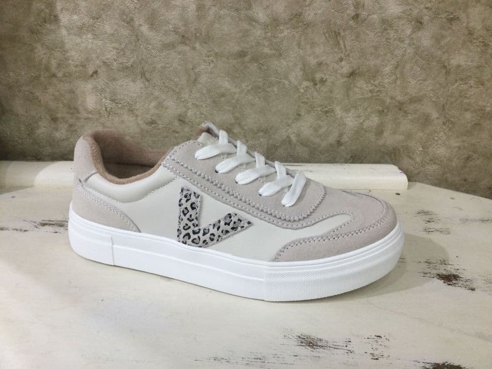 Drilleys  Eighty Cheetah Vanilla Trainer