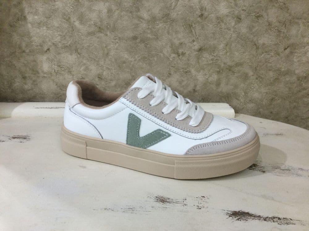 Drilleys Eighty Moon River Trainer