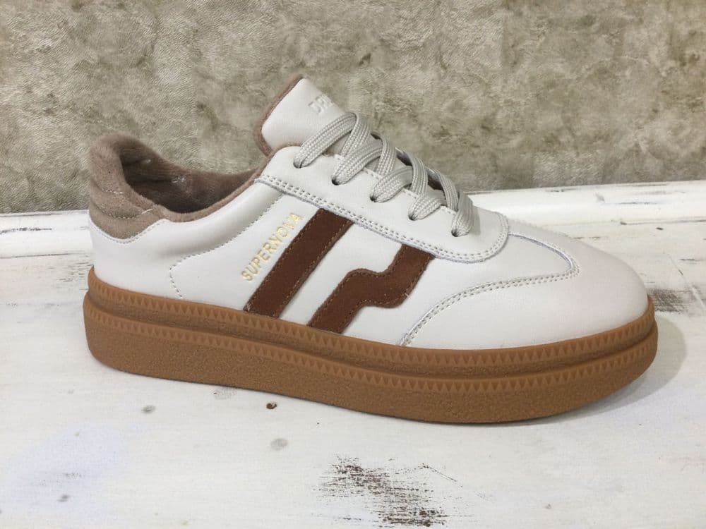Drilleys Eighty Two Cream & Tan Lace up Trainer