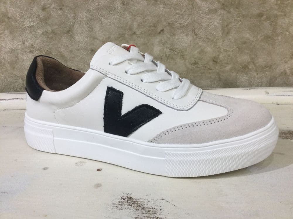 Drilleys Ninety Black & White Lace up Trainer