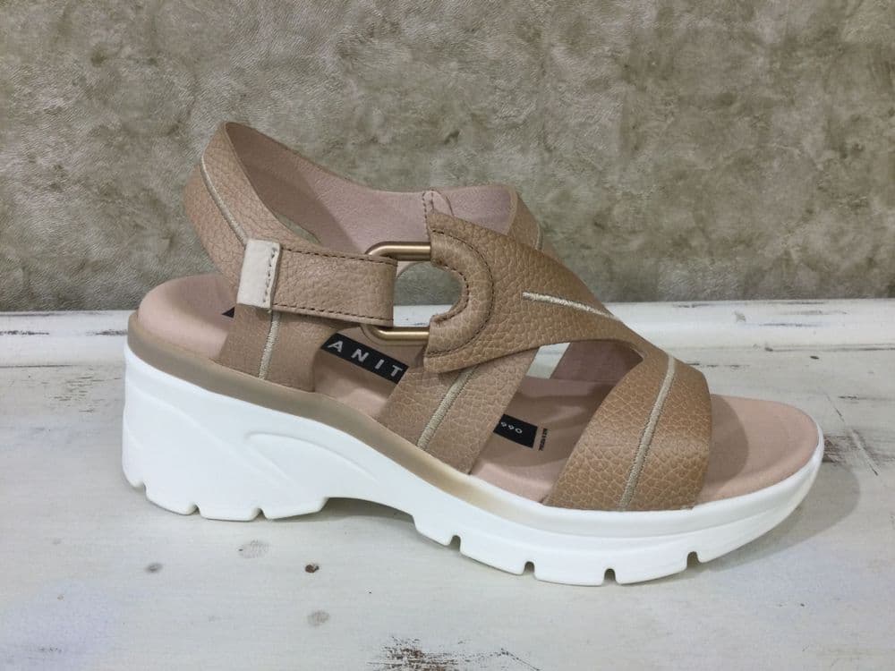 Hispanitas HV264570 Camel Wedge Sandal