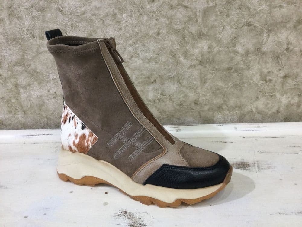 Hispanitas ZH1254364 Taupe/Black Zip Up Boot