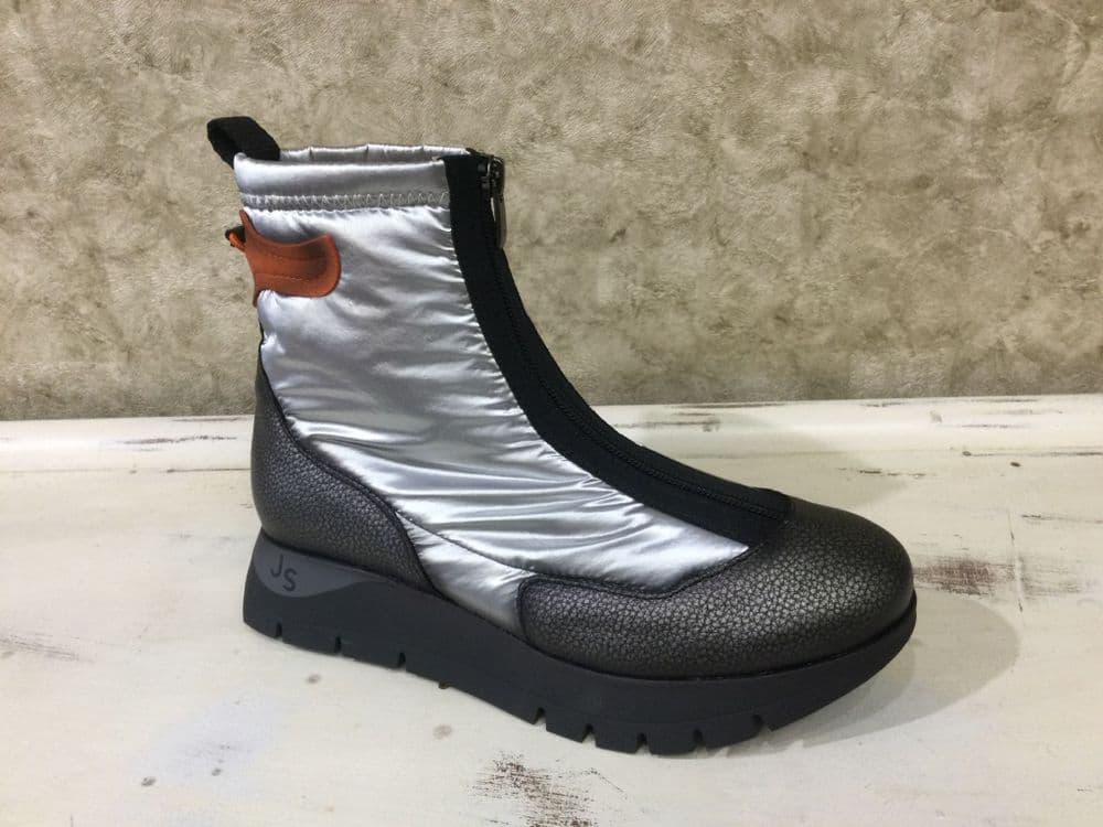 Jose Saenz 2269 Metallic Silver/Pewter Ankle Boot