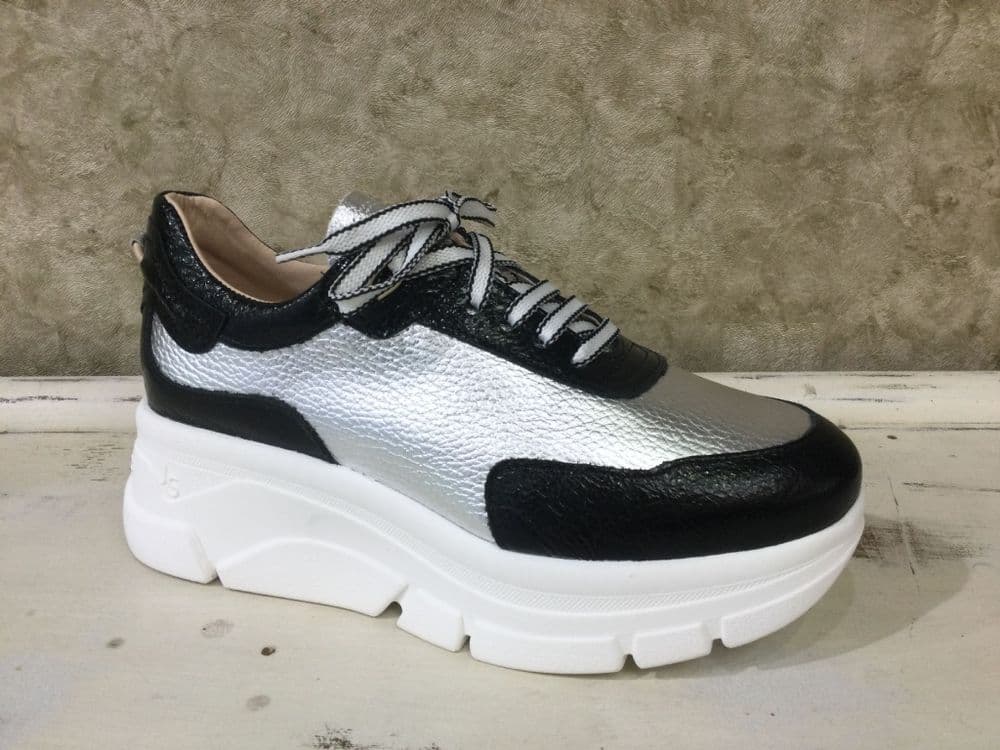 Jose Saenz 3901 Silver / Black Lace Up Trainer