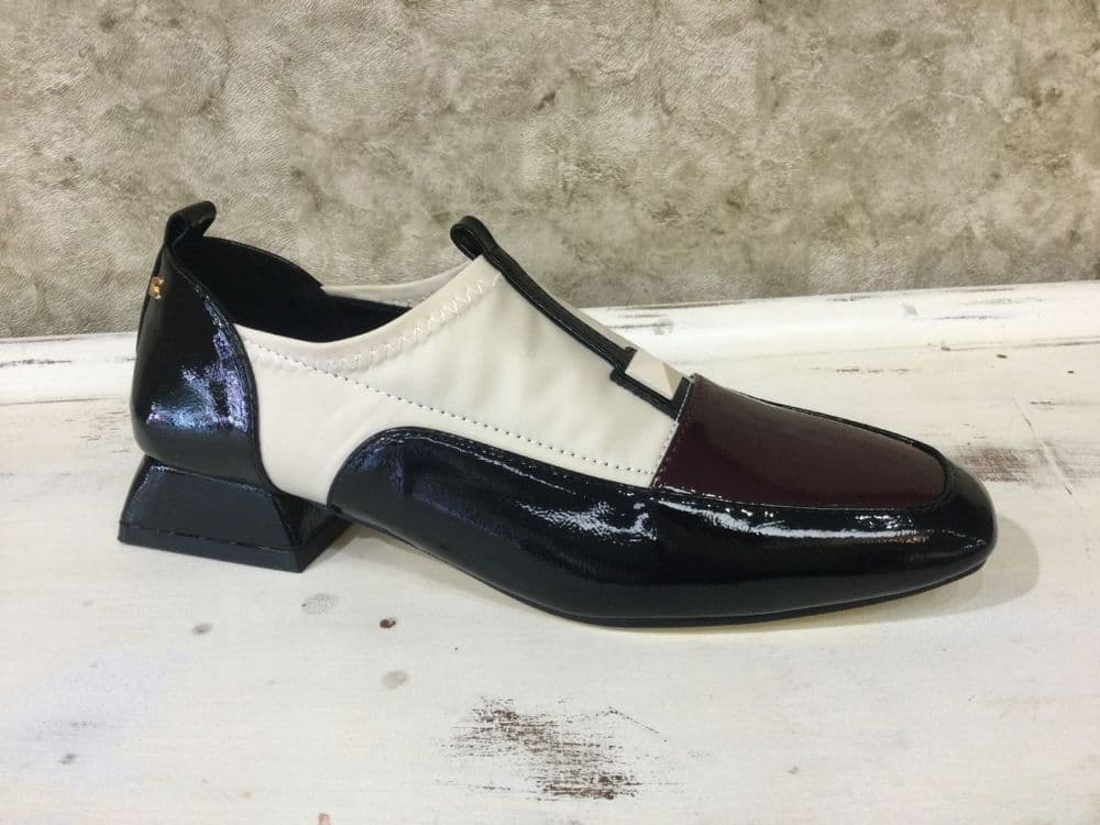 Kate Appleby Hawset Black/Cream Mix Slip on Shoe