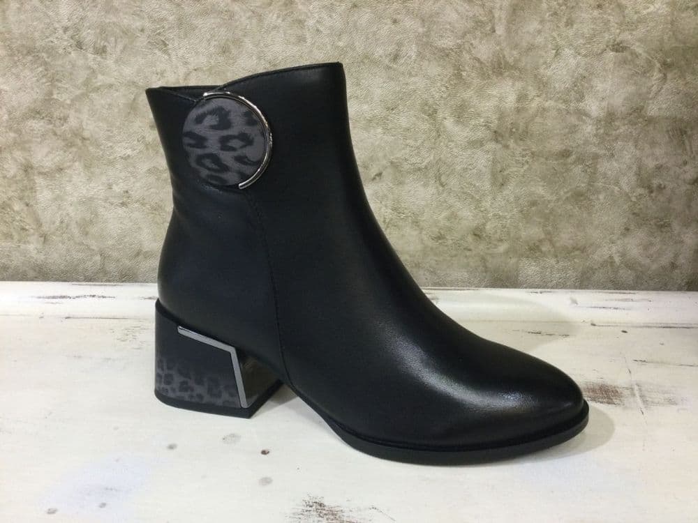 Loretta Vitale C3848 Black / Grey Leo Ankle Boot