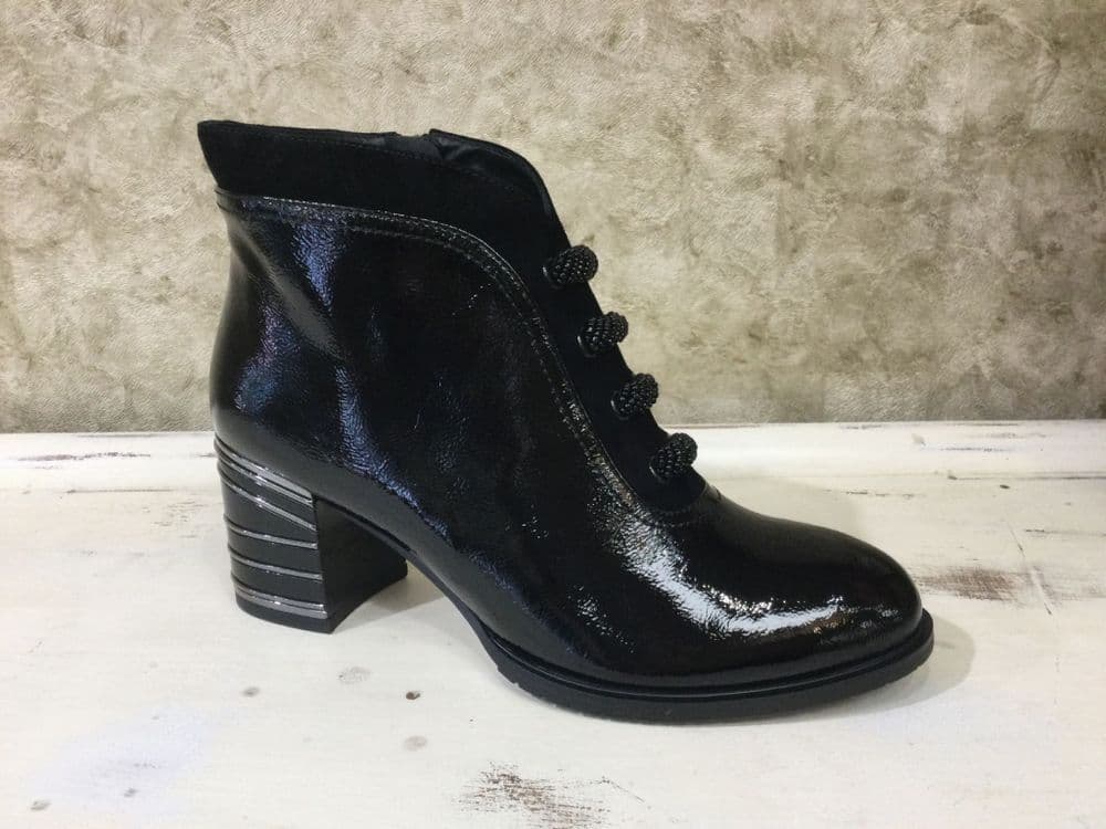 Loretta Vitale C3891 Black Patent Ankle Boot