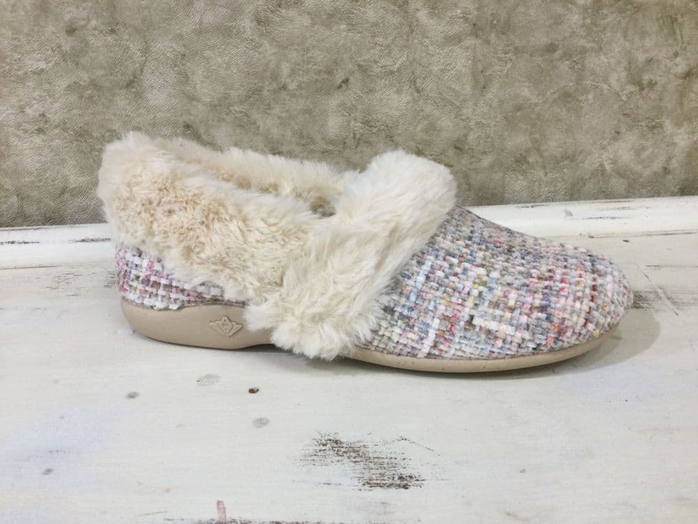 Lunar KLA259 Dana Beige Slipper