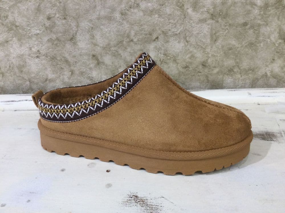 Lunar KLZ003 Nepal Tan Slipper