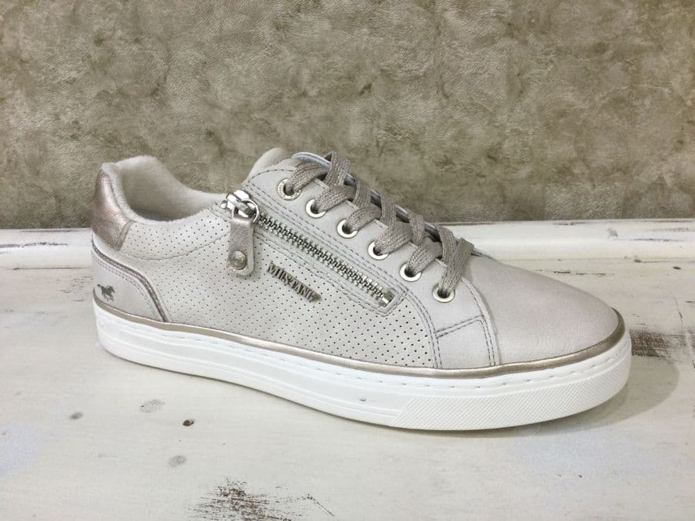 Mustang 26M00032006 Cream Trainer