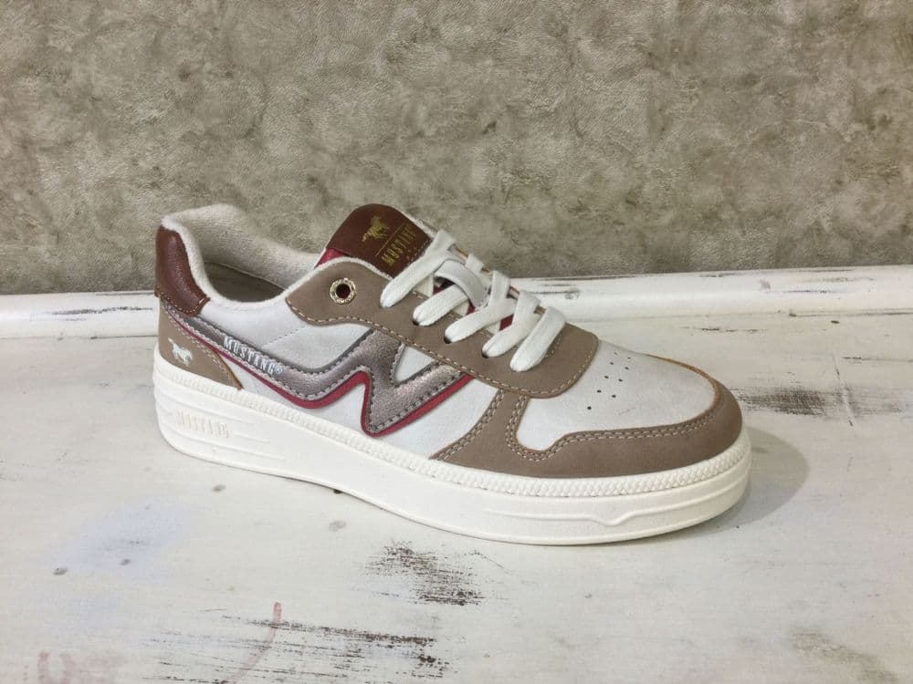 Mustang 26M0592003 Beige/Gold Mix Trainer