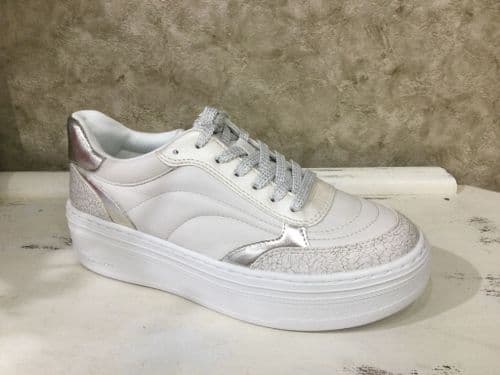 Tamaris 23756-45 White/Silver Flatform Trainer
