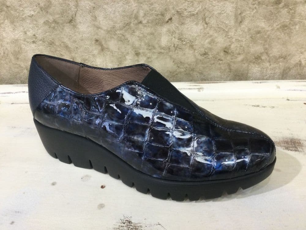 Wonders C-33340 Navy Slip on wedge Shoe