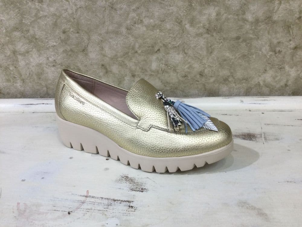 Wonders C33350 Gold Tassel Wedge Shoe