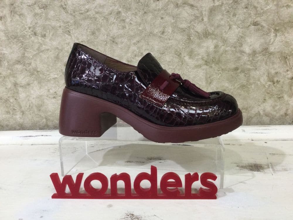 Wonders E7141 Burgundy Croc Heeled Loafer