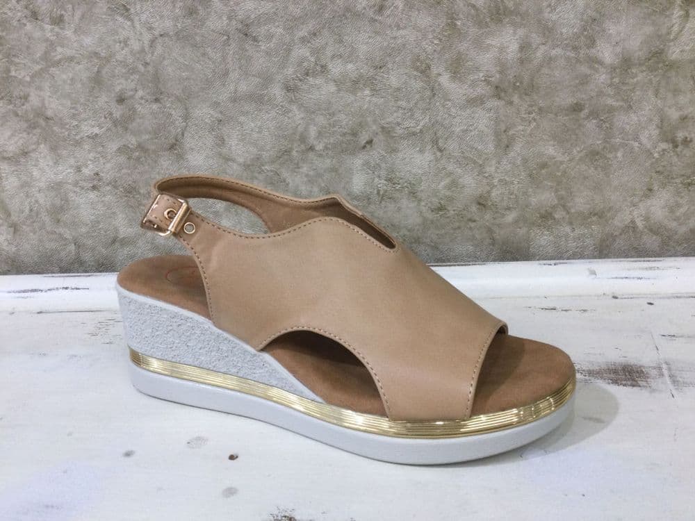Zanni & Co Kaimla Camel Wedge Sling Back