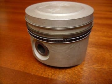 Piston inc Rings and Gudgeon Pin (Standard Compression) (Single)