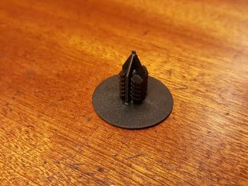 Splash Guard Front Fixing Clip Plug Plastic