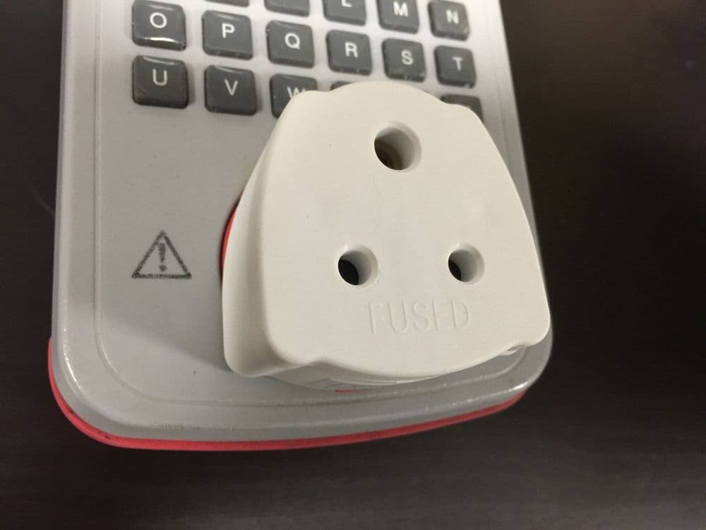 5A Round Pin Mains Adapter PAT Testing Stage Lighting Hotel Bedroom India