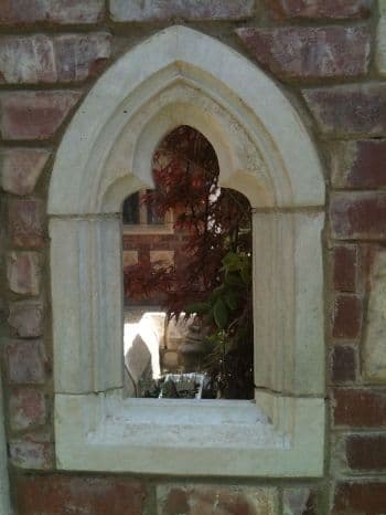 Gothic folly 72 cm Abbey window