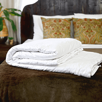 Double Mulberry Silk-Filled Duvet. Best Price for Quality Promise. 100% Natural and Hypo-Allergenic