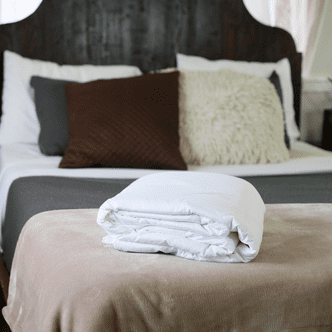 Silk-Filled Mattress Topper - Luxury Single Bed Size Mulberry Silk Mattress Pad