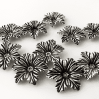 20 Tibetan Silver Flower Beads 22mm