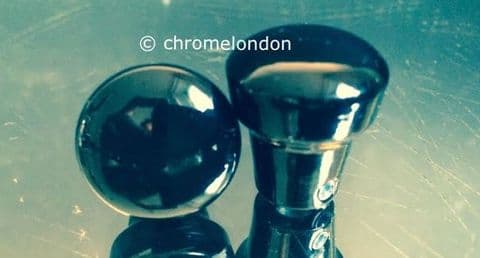 2x BAKELITE RADIO KNOBS BLACK NEW PAIR - PORSCHE 356 UNIVERSAL