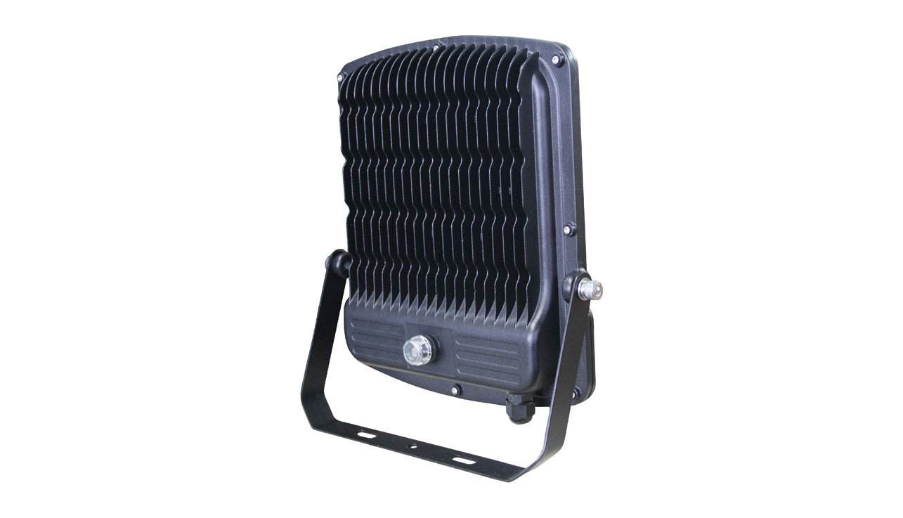 Brackenheath N6056 100W 4000K IP65 REX Slim Floodlight with Photocell 220-240V