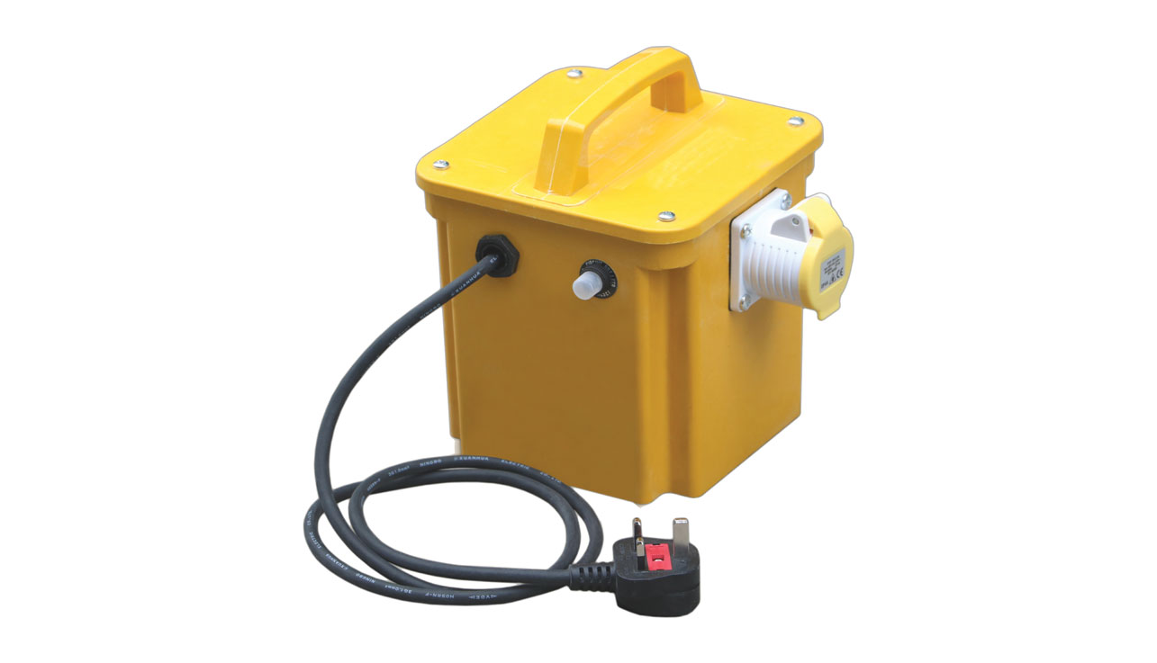 Briticent 1500/2/B 1.5kVA Portable Step Down Transformer 230V Input