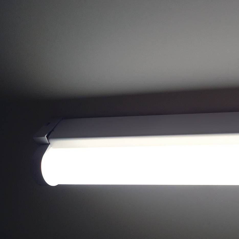Eterna BATLED6HO 6ft 65W 4200K High Output LED Batten