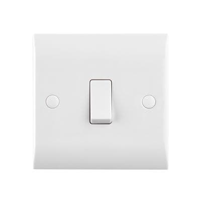 Saxby CE100 Curved Edge 10AX 1G 1-Way Switch