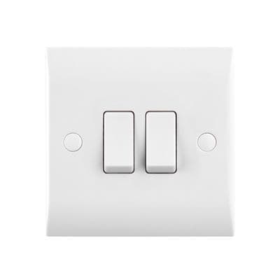 Saxby CE102 Curved Edge 10AX 2G 2-Way Switch