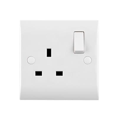 Saxby CE411 Curved Edge 13A 1G SP Switched Socket