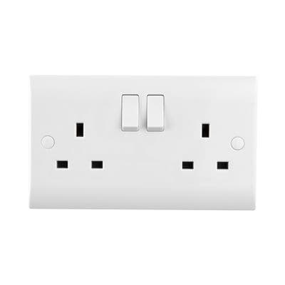 Saxby CE421 Curved Edge 13A 2G SP Switched Socket