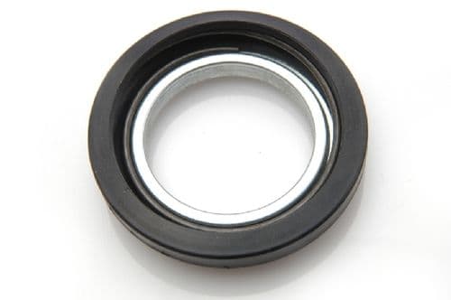 Oil seal for gearbox output shaft (in side housings)