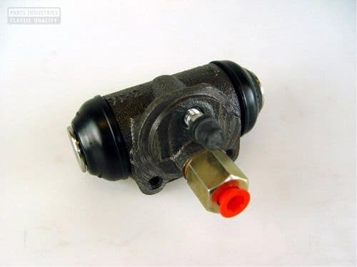 Rear brake cylinder, H Van, December 1967 onwards