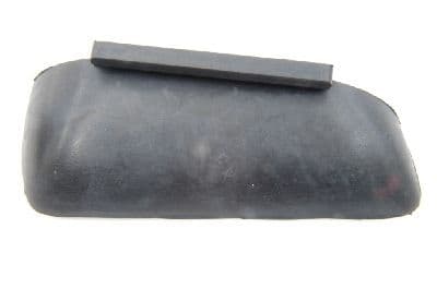 Rubber seal at bottom of right B post