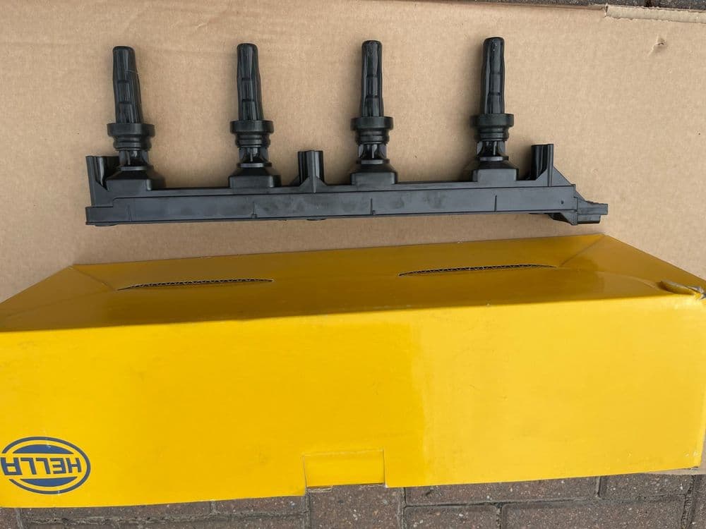 CITROEN C4 C5 DISPATCH PEUGEOT 307 407 807  IGNITION COIL GENUINE HELLA