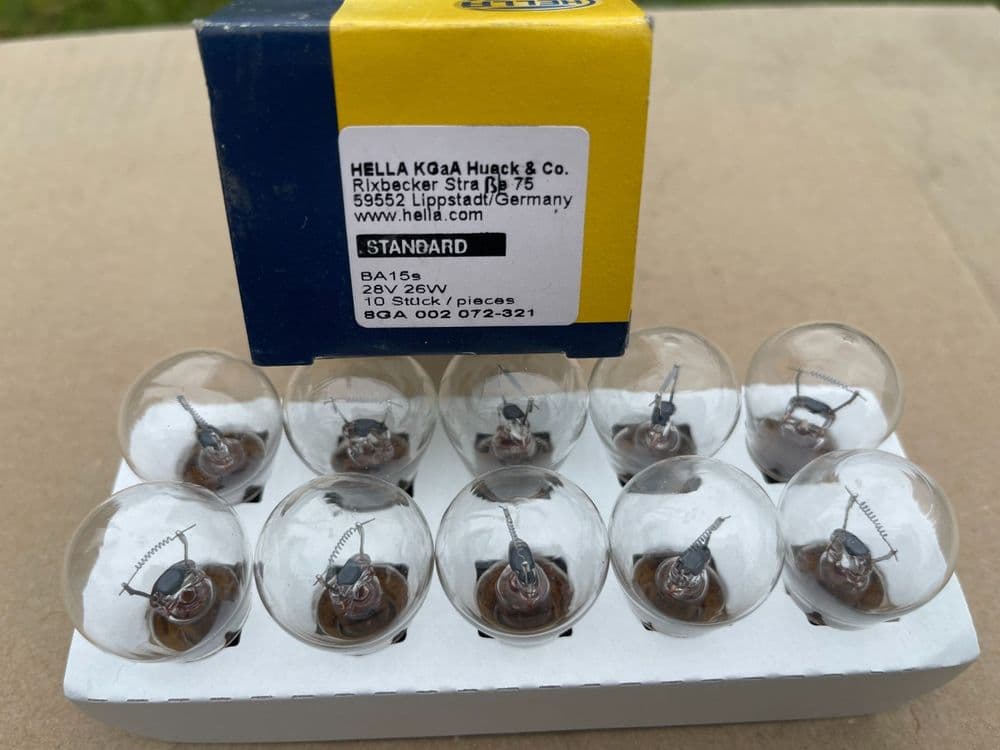 GENUINE HELLA HEAVY DUTY BULBS SINGLE POLE 28V 26W JOB LOT OF 10 (LLB344)(LLB345