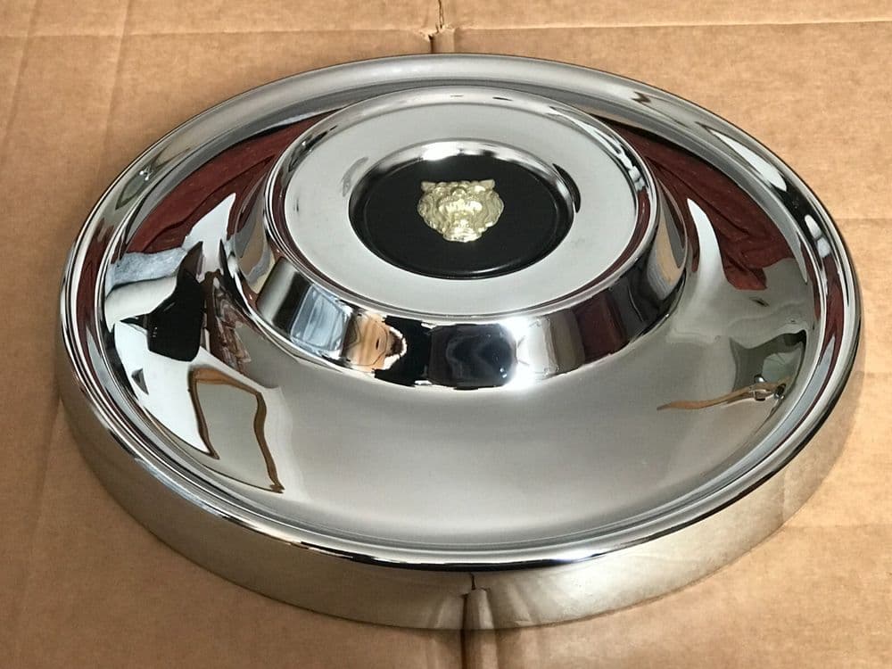 JAGUAR XJ6 AND XJ12 SERIES 1 BRAND HUB CAPS AND MEDALLIONS X 4